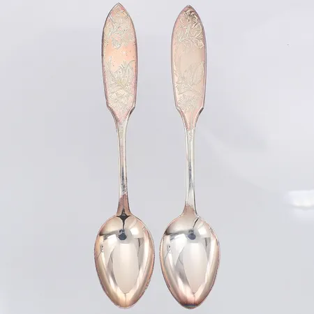 2 Kaffeskedar modell Tornedal 12cm, gravyr, 830/1000 silver Vikt: 30,4 g