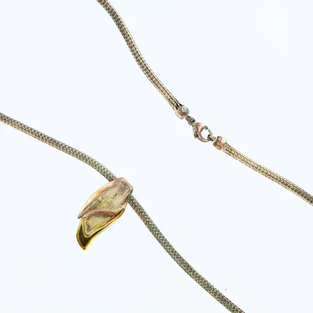 Collier med hänge längd: 42,5cm, bredd: 3mm, förgylld detalj, 925/1000 silver Vikt: 19,1 g
