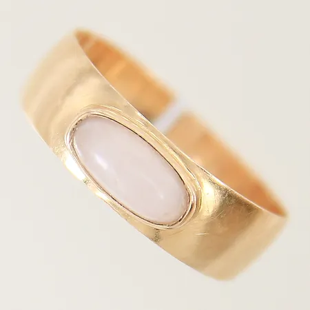 Ring med rosa sten defekt/avklippt skena gravyr 14K Vikt: 2,6 g