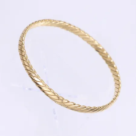 Armring med dekor Ø60mm, bredd 5,2 18K Vikt: 26,6 g
