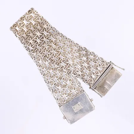 Armband X-länk treradig med stav GHA, längd 19cm, bredd 25mm, kistlås, svenska stämplar, silver 925/1000 Vikt: 51,7 g