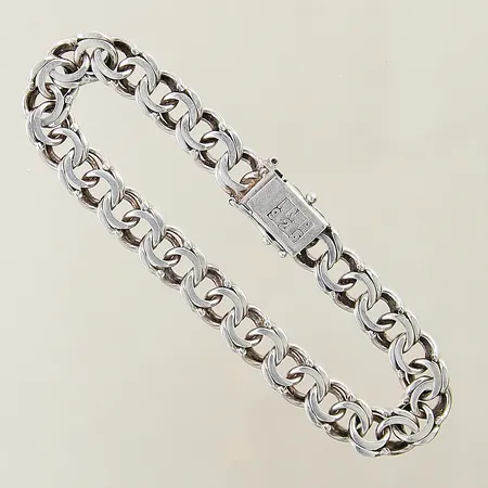 Armband Bismarck längd 18,5cm bredd 8mm, saknar ena låsåttan, silver 925/1000 Vikt: 16,2 g