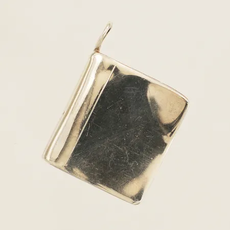 Hänge bok Karin Ferner längd 31mm inklusive öglan bredd 22mm tillverkad 1993 silver 925/1000 Vikt: 17 g