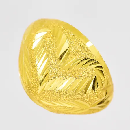 Ring stl:17¼ bredd ovandel 15,5mm Thaiguld ihålig 23K Vikt: 3,8 g