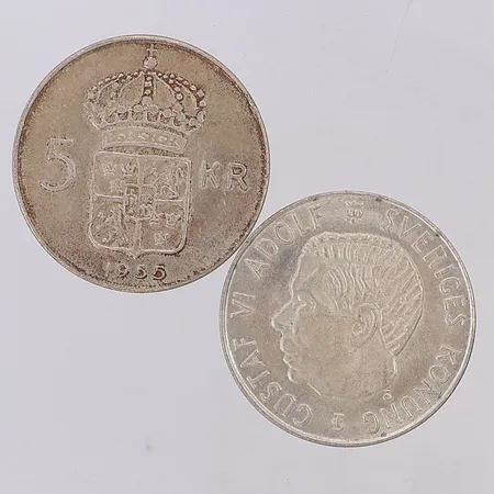 2 Mynt Gustaf VI Adolf Sveriges konung 1955 nominellt värde 5kr, silver 400/1000 Vikt: 35,9 g
