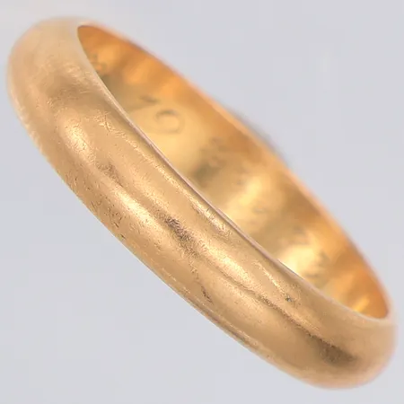 Ring slät stl:19, gravyr, 18K Vikt: 5,3 g