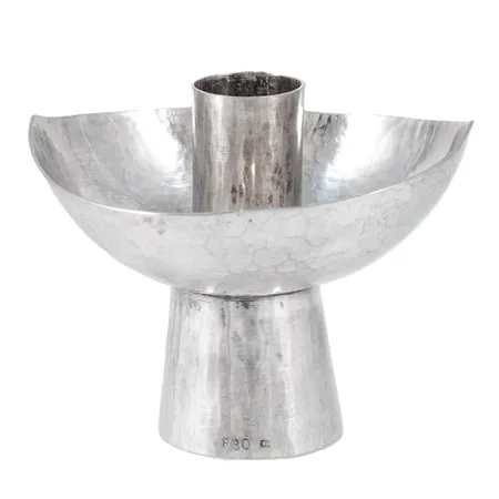 Ljusstake med hamrad yta höjd ca 6,5cm, silver 830/1000 79,5g.
