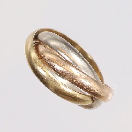Ring le must de Cartier Trinity stl: 56 (18), trefärgad, bredd: ca.3,6mm/ring, med certifikat daterat 1995, smärre slitage, 18K Vikt: 8 g