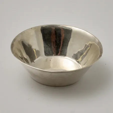 Skål, höjd 3cm, Ø11cm, silver 830/1000, 65,83g.