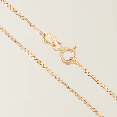 Kedja Venezia längd 37cm bredd 1,1mm smärre ojämnheter 18K Vikt: 2,7 g
