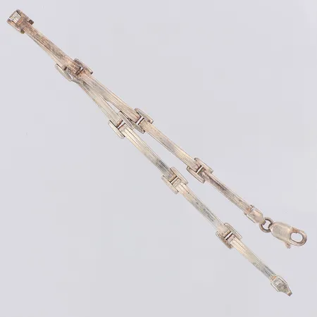 Armband Oriflame halvstelt längd 17,5cm bredd 2,4-4,8mm, 925/1000 silver Vikt: 9,2 g