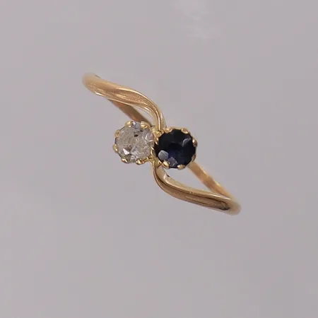 Syskonring med stenar stl:20, bredd 1,1-6,9mm, 18K Vikt: 2 g