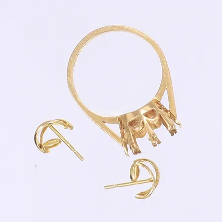 Diverse defekt guld 18K Vikt: 4,6 g