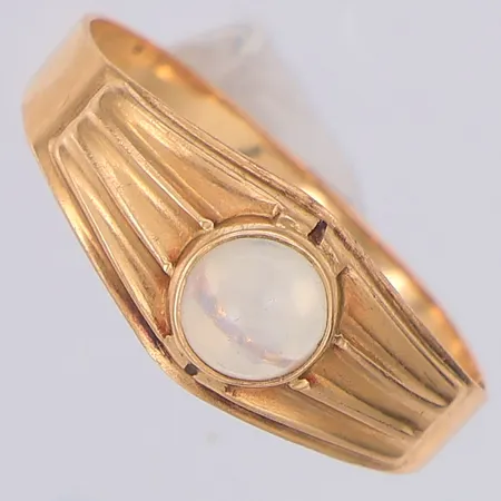 Ring Ceson troligen månsten stl:17, 18K Vikt: 1,2 g