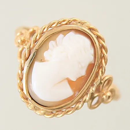 Ring kamé stl:18 bredd 1,5-16,5mm fattning med spår av lagning 18K Vikt: 3,1 g