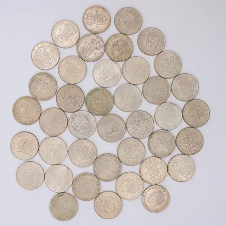 40 Mynt Gustaf VI Adolf Sveriges konung 1950-tal nominellt värde 2kr, silver 400/1000 Vikt: 559,2 g
