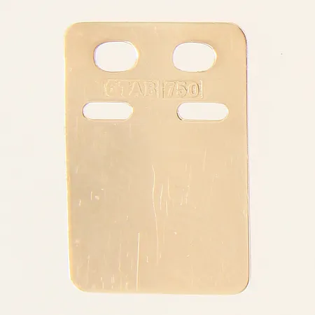 Hänge ID-bricka 19x13mm gravyr 18K Vikt: 1 g