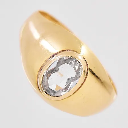 Ring stl:16½ vit sten naggad 18K Vikt: 1,6 g på auktion i Västerås hos Pantbanken Sverige