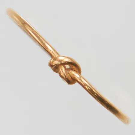 Ring knut stl:16 bredd: 1mm, 18K Vikt: 0,5 g