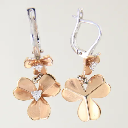 Örhängen blommor med diamanter 2 x ca 0,08ct 2 x ca 0,04ct 35x16mm tvåfärgade 18K Vikt: 8,4 g