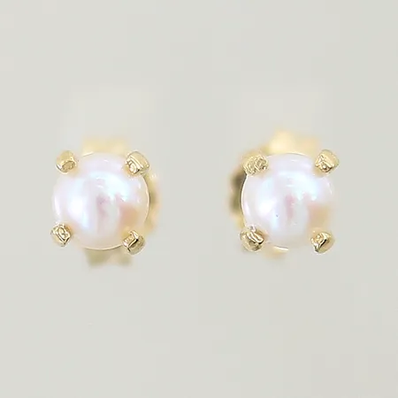 Örhängen med odlade pärlor Ø4,6mm 18K Vikt: 1,2 g