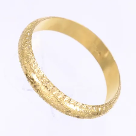 Armband med präglad dekor Ø6cm, bredd 13mm, 18K Vikt: 18,3 g