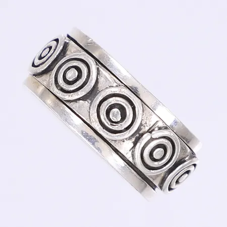Ring med rörlig mittdel stl:23, bredd 12mm, silver 925/1000 Vikt: 19,8 g