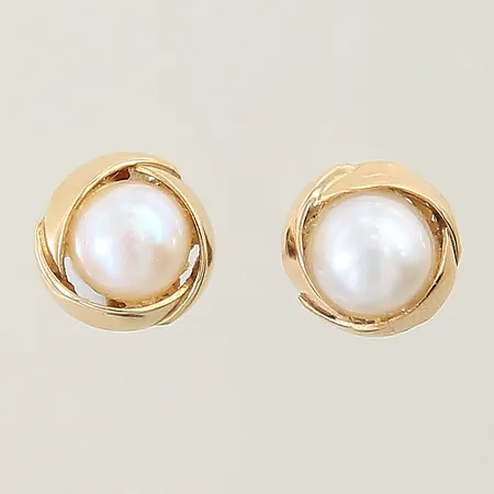 Örhängen med odlade pärlor Ø8mm, omaka snurrebussar 18K Vikt: 1,7 g