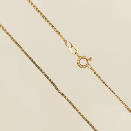 Kedja längd 47,5cm bredd 1,5mm, skev länk 14K  Vikt: 4,1 g