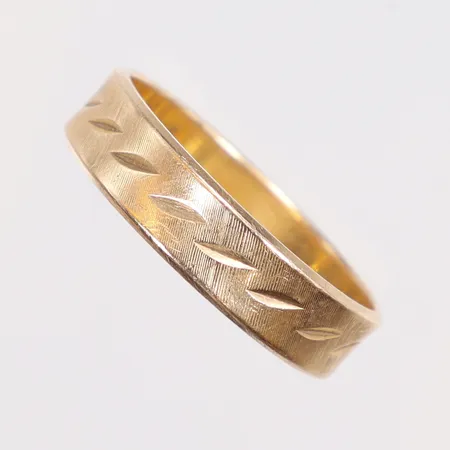 Ring mönstrad stl:21 18K Vikt: 5,1 g