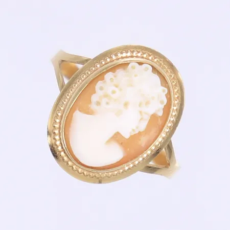 Ring med camé stl:18½, bredd 2-17mm, 18K, Bruttovikt: 2g Vikt: 2 g