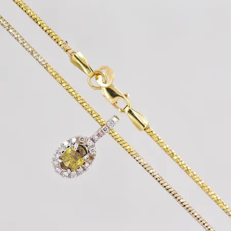 Kedja Ormlänk längd 46,5cm Hänge gulgrön diamant ca 0,50ct samt ca 19x0,005ct en diamant saknas 14K Vikt: 6,1 på auktion i Västerås hos Pantbanken Sverige