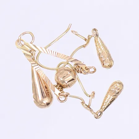 Diverse defekt guld 14K Vikt: 1,9 g