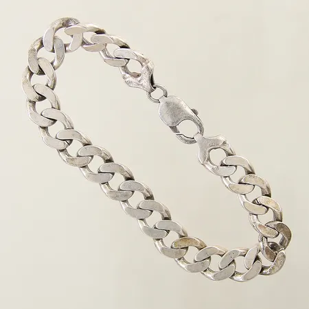 Armband Pansar GHA längd 23cm bredd 11,4mm silver 925/1000 Vikt: 43,4 g på auktion i Solna hos Pantbanken Sverige