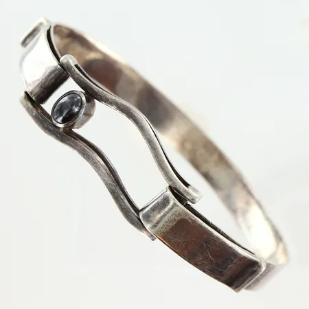 Armband Ø60mm bredd 7mm, sten Hematit, mindre repor och skevheter, silver 925/1000 Vikt: 18 g
