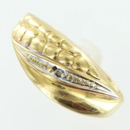 Ring diamant 0,005ct 8/8-slipad, stl:17, skev skena, 18K Vikt: 1,4 g
