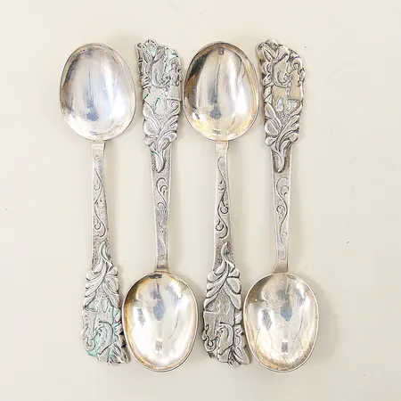 4 Kaffeskedar HC Andersens Eventyr 11cm silver 830/1000 Vikt: 45,7 g på auktion i Solna hos Pantbanken Sverige