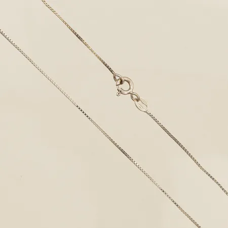 Kedja Venezia längd 53,5cm bredd 0,6mm vitguld 18K Vikt: 1,9 g