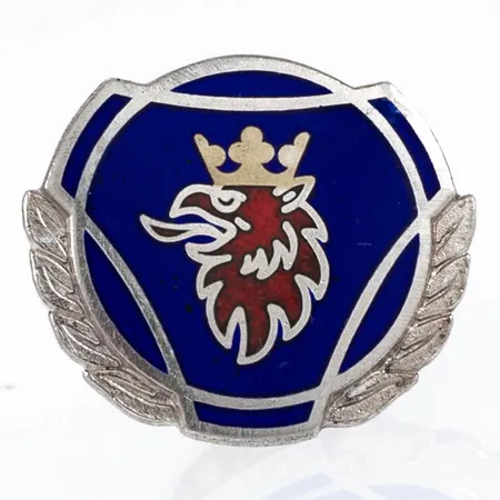 Pin SAAB med emalj 15,5x13,5mm, stopper i metall, silver 925/1000 bruttovikt 2,3g.