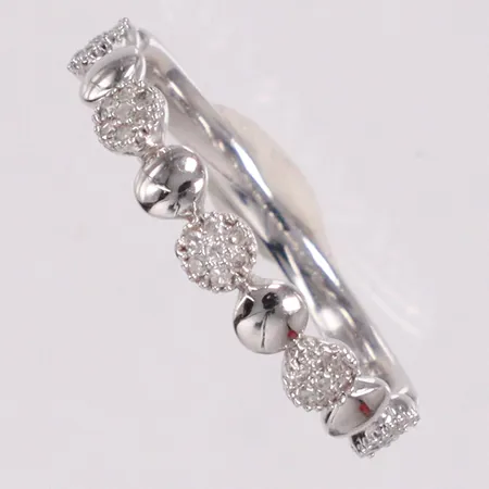 Ring med diamanter ca 35x0,005ct stl:17 guldfynd vitguld 18K Vikt: 2,5 g