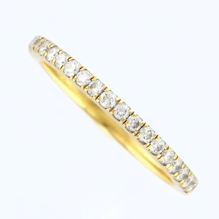Ring med diamanter GHA 21x0,01ct, stl: 16¼, bredd: 1,5mm, gravyr, 18K Vikt: 2 g