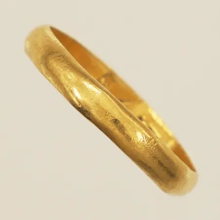 Ring defekt 23K Vikt: 3,8 g