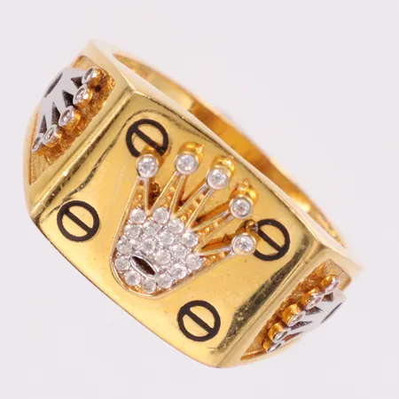 Ring stl:20 OBS! Ej märkes design 21K Vikt: 8,8 g