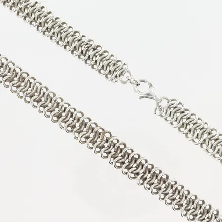 Kedja längd 47,5cm bredd 10mm, skevheter, silver 925/1000 Vikt: 65,9 g