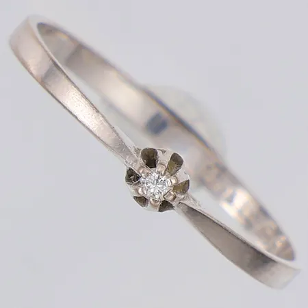 Ring Guldfynd diamant ca 0,02ct enligt gravyr stl:17¾ vitguld, 18K Vikt: 1,1 g