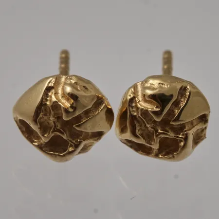Örhängen, mått Ø6,7mm, 18K guld, snurrebussar saknas, vikt 1,2g.