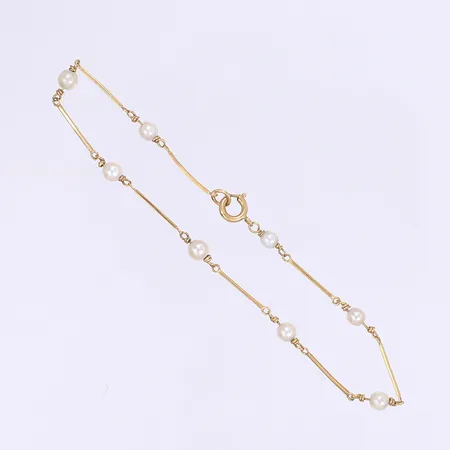 Armband med stavar och odlade pärlor längd 20cm, bredd 1-4mm, 18K Vikt: 2,4 g