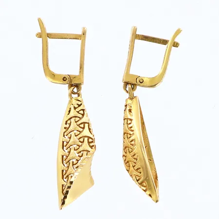 Örhängen längd: ca 37mm, bredd: 2,5-8mm, gravyr, 18K Vikt: 5,3 g