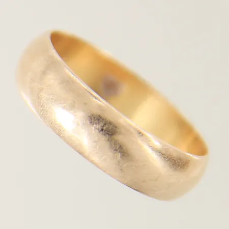 Ring slät stl:19¼ bredd 5,7mm repor 14K Vikt: 4,2 g