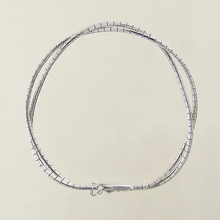 Armband halvstelt längd 18cm bredd 5,2mm tvåradig silver 925/1000 Vikt: 11,8 g